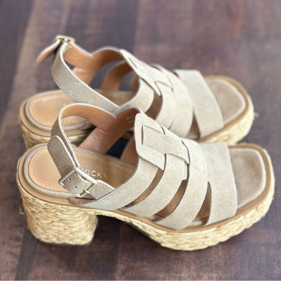 Lisa Vicky Just Strappy Platform Sandal - Picture 11 of 16